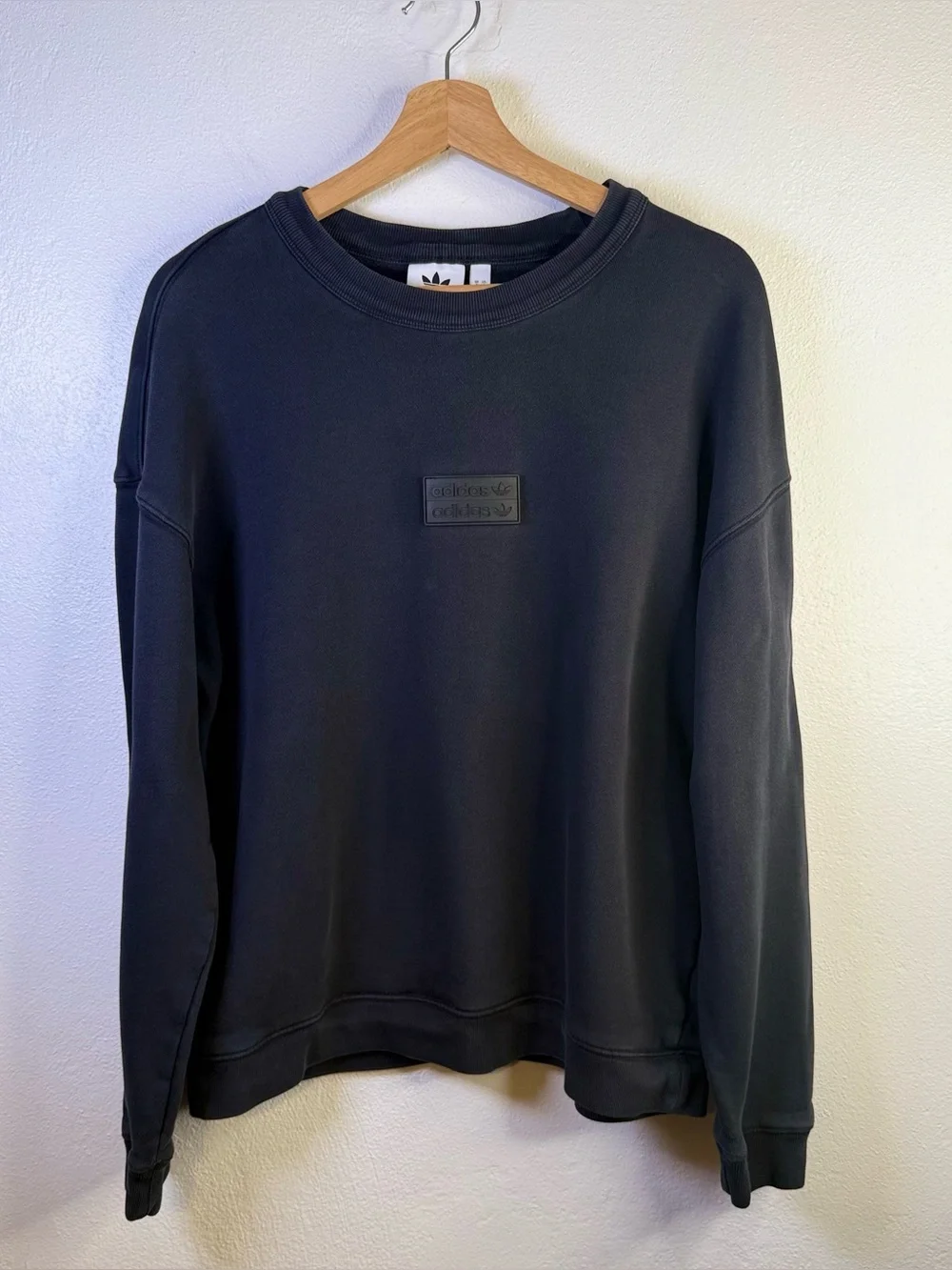 Adidas R.Y.V. Silicone Double Linear Badge Crew Sweatshirt Men’s Size Small